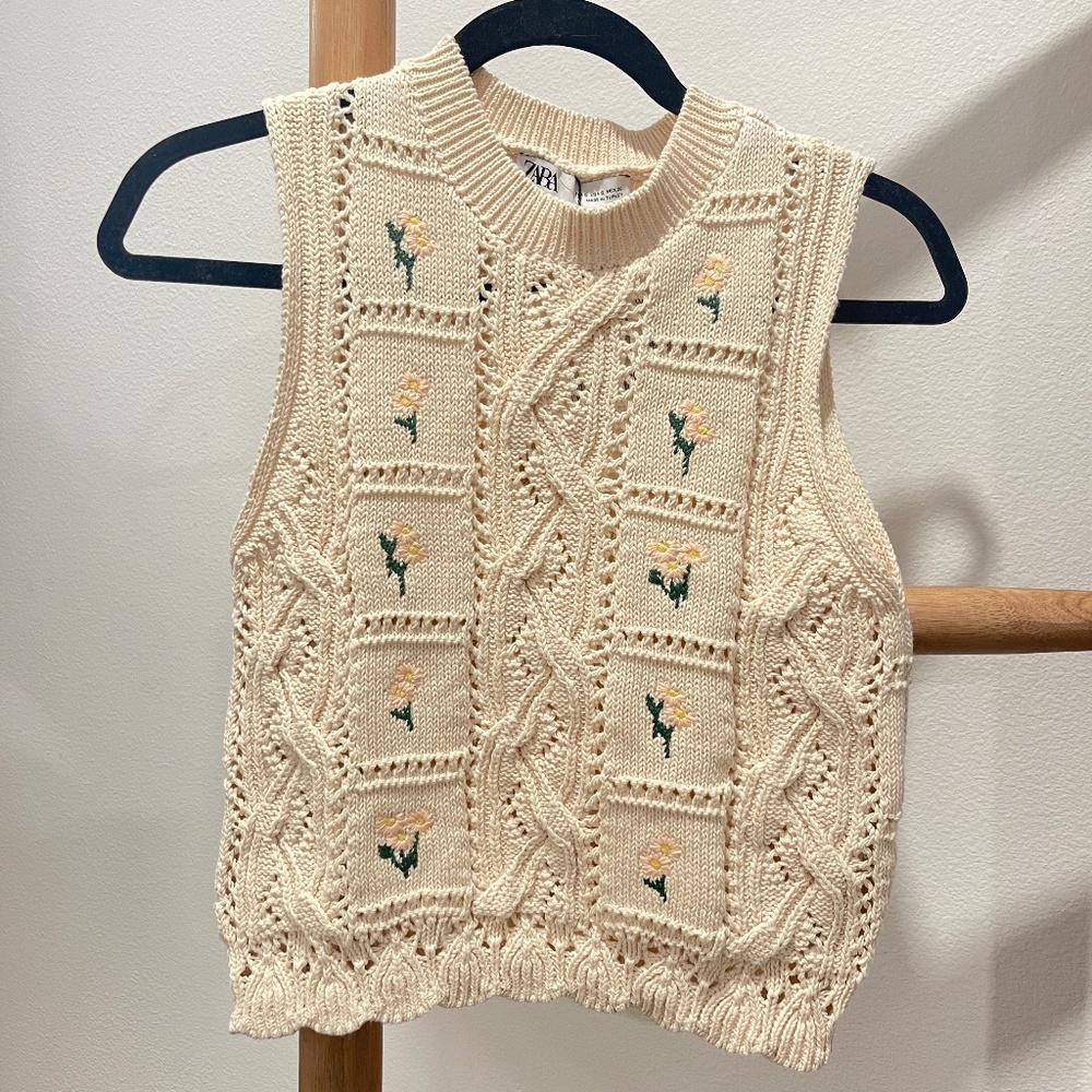 Zara Embroidered Flower Knit Vest